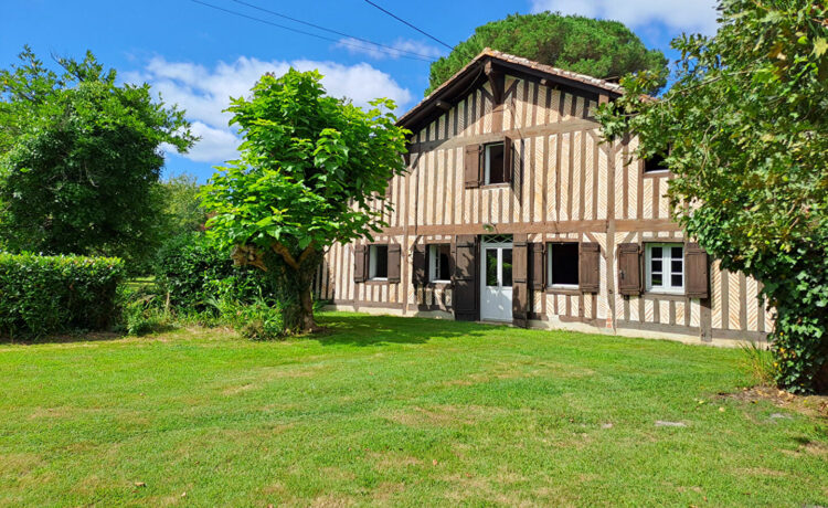 Maison Landaise Rénovée avec Piscine et Grange 3